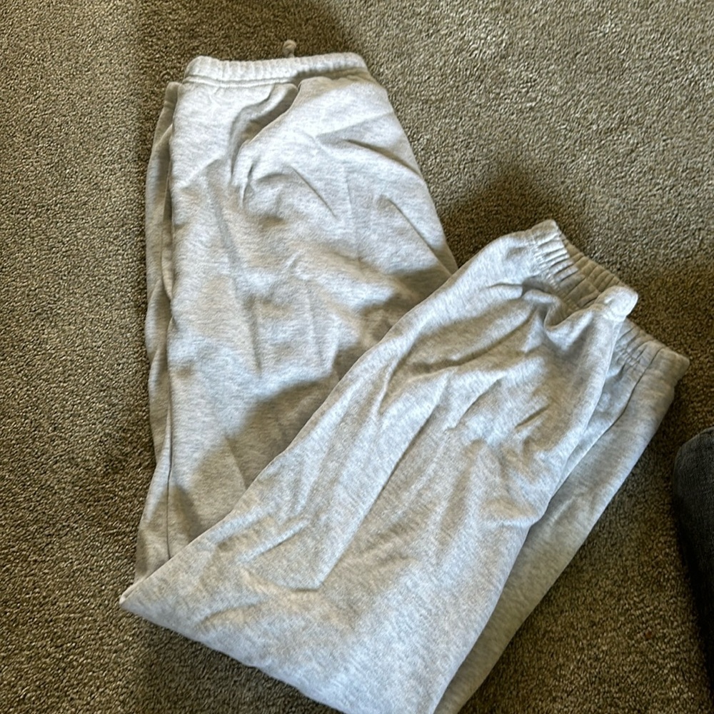 Skims EUC lounge joggers size medium